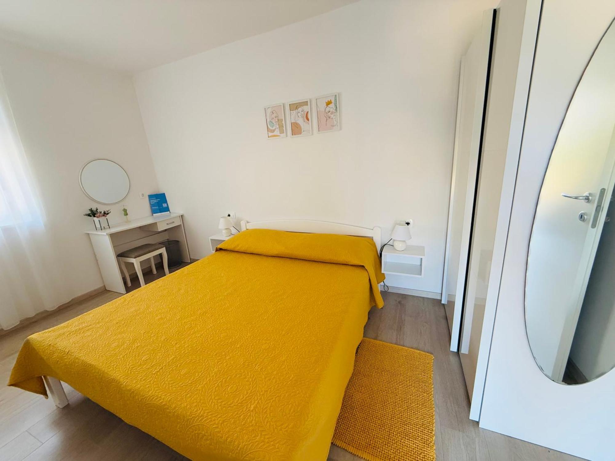 Apartment Erika - For 2 Near The Beach Pula Exterior photo
