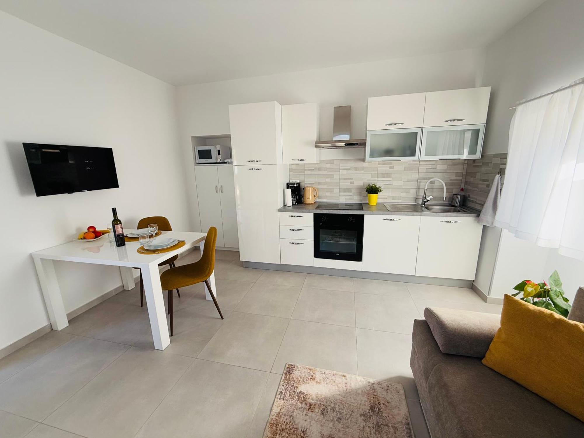 Apartment Erika - For 2 Near The Beach Pula Exterior photo